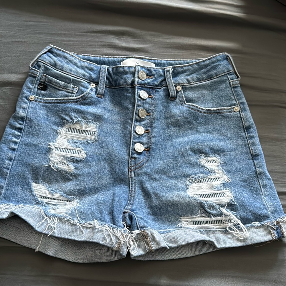 KanCan shorts size 9/28
